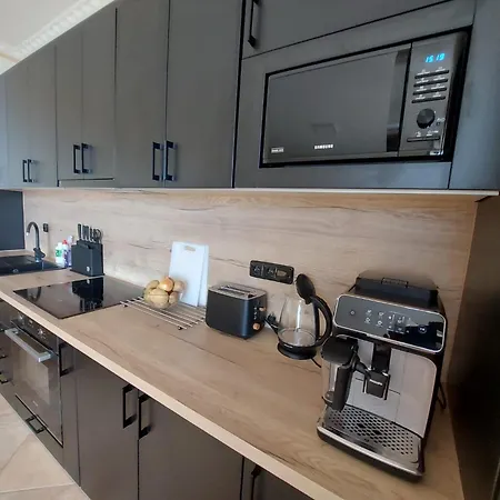 River Apartment *