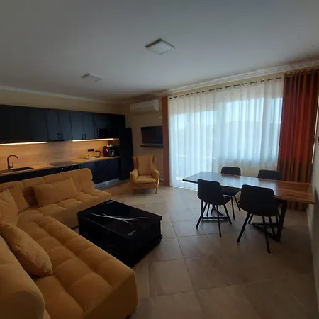 River Apartment Sarande