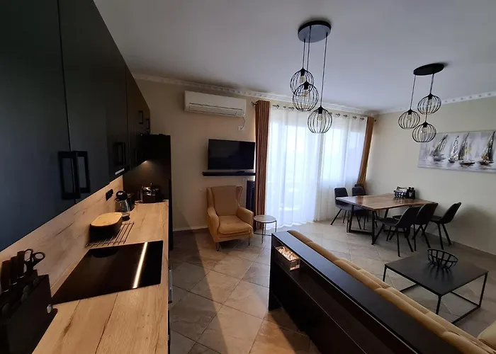 River Apartment Sarande
